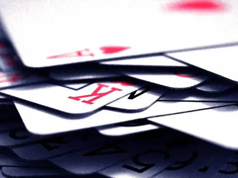  Les meilleurs jeux de cartes solo à essayer