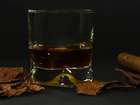 Plaisirs liquides : jeux d'apéro vin-spirits