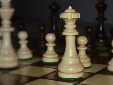  Les classiques du jeu d’échecs revisités pour deux joueurs novices