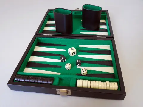 Backgammon : passé et transformation