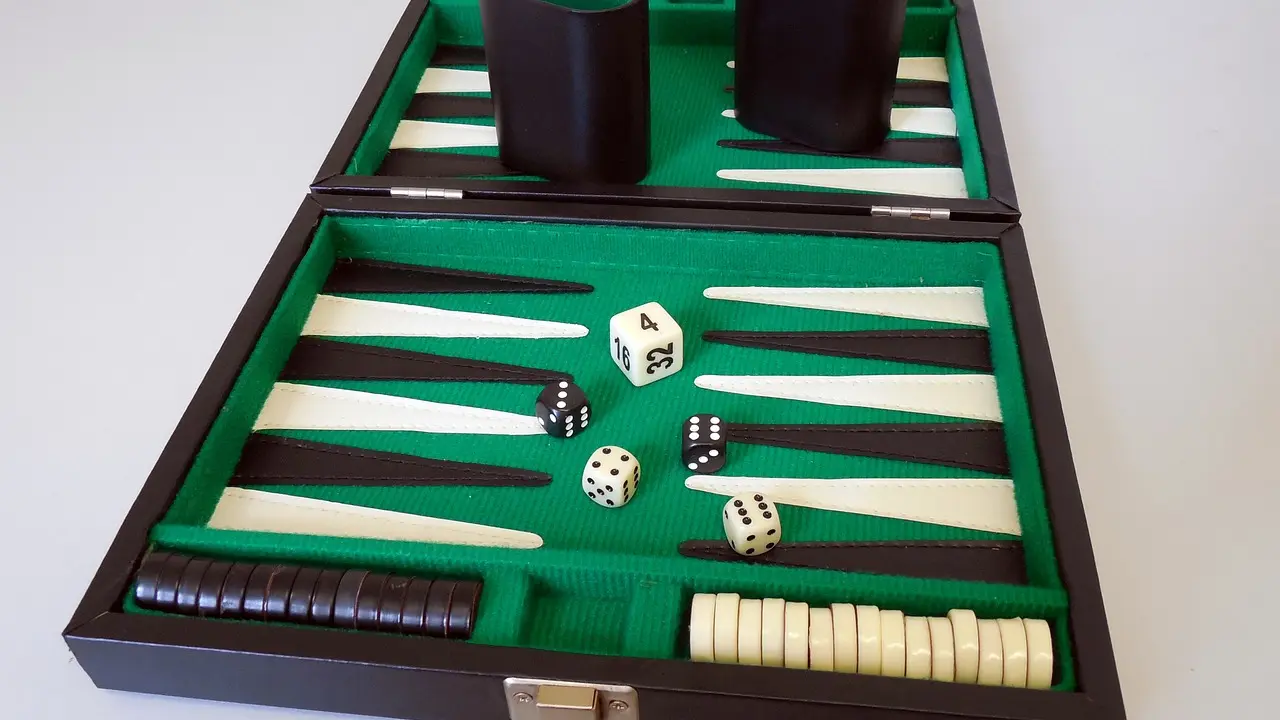 Backgammon : passé et transformation