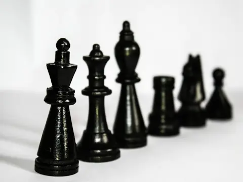 Exploration des parties d'échecs variées