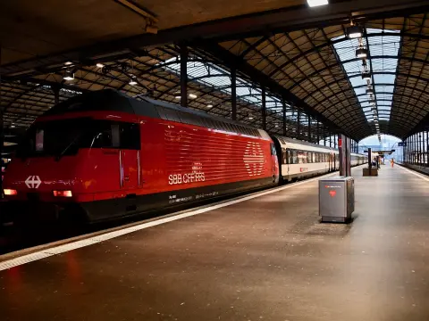 Découvrez Les Aventuriers du Rail: Cartes