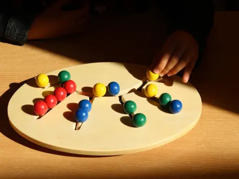 Jeux d'ambiance : bluff et déduction