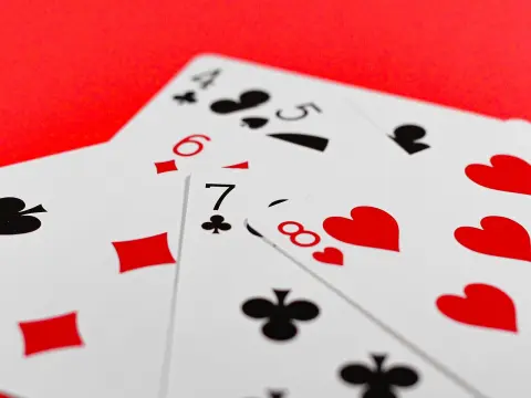 Les jeux de cartes les plus addictifs à jouer en duo